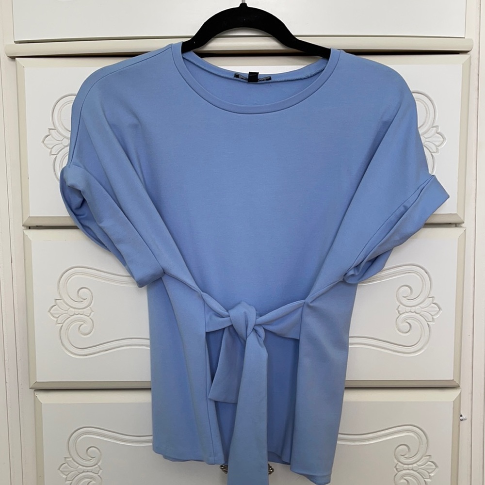 Final Drop Express Tie Front Top
